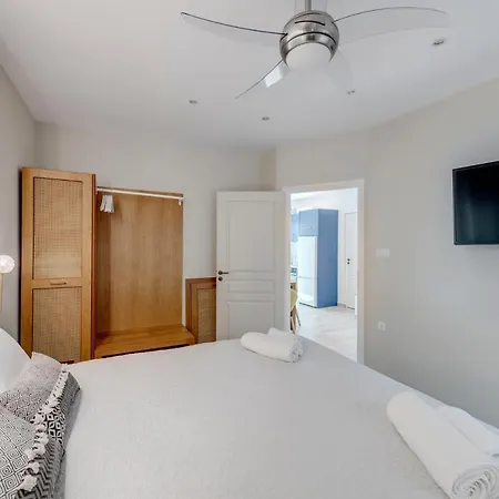 Polis Apartment Ermoupoli
