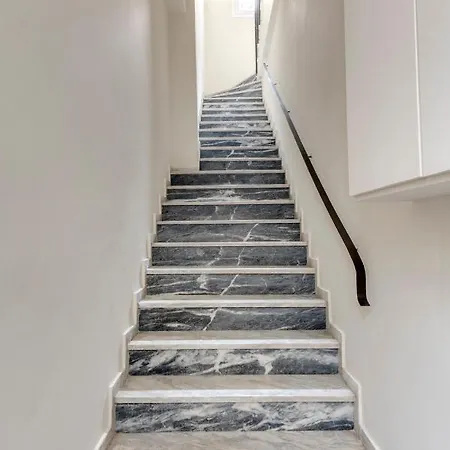 Apartment Polis