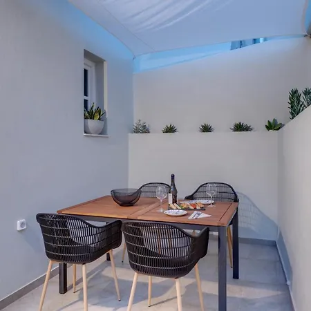 Polis Apartment Ermoupoli