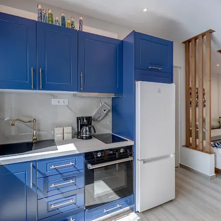 Polis Apartment *