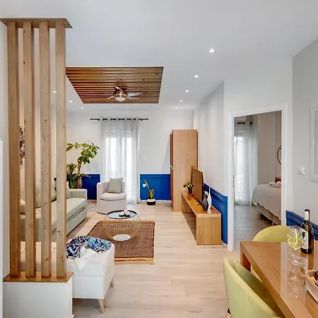 Polis Apartment