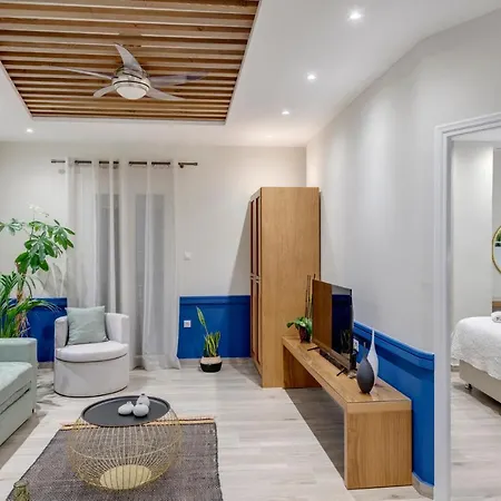 Apartment Polis *