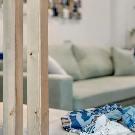 Polis Apartment