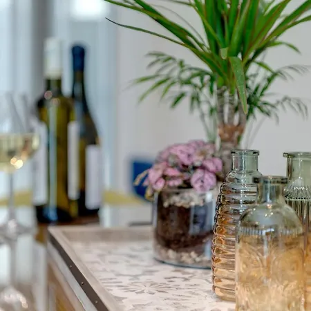 Polis 아파트 에르무폴리