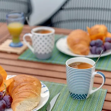 Polis 에르무폴리