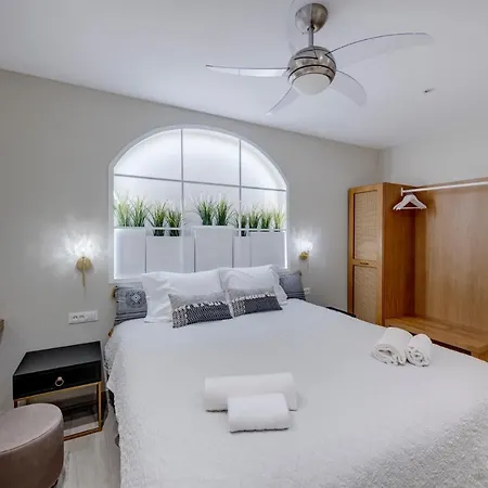 Polis 에르무폴리