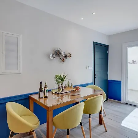 Polis 에르무폴리