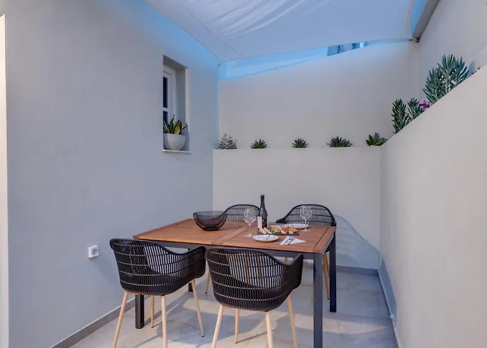 Polis Lejlighed Ermoupoli