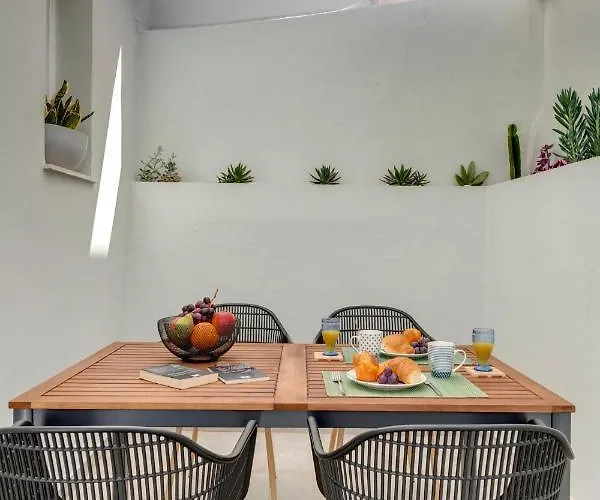 Polis Daire Ermoupoli